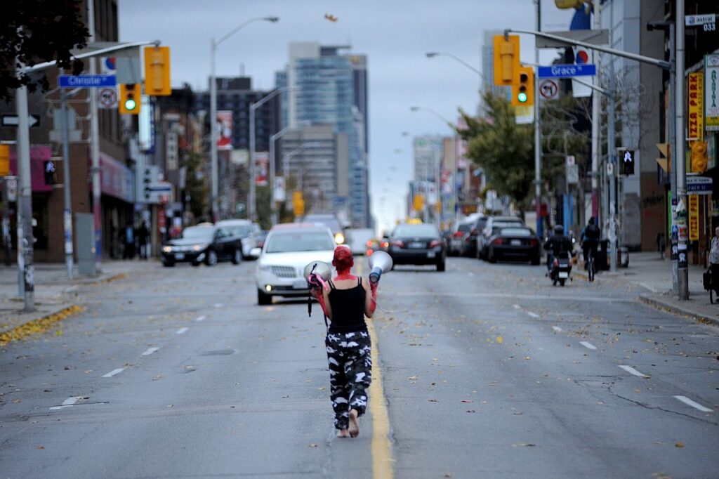 Anna Kalwajtys performing on Bloor Street